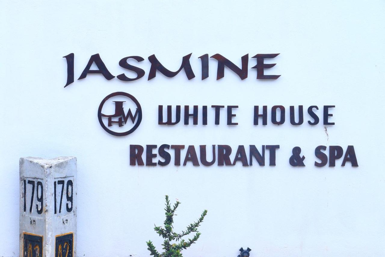 Jasmine White House Restaurant & Spa Bed & Breakfast Dikwella Eksteriør bilde